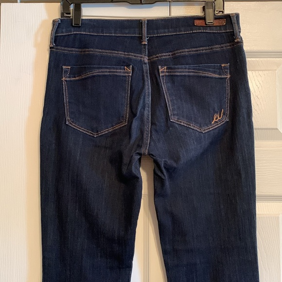 Express, straight leg cut jeans, with beautiful dark wash, size 8, EUC - Picture 6 of 11